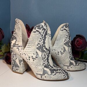 Steve Madden Rookie Rook Black and White Snake Print Ankle Boots